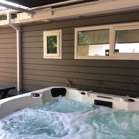 Woodlands Luxury Escape - Lodge 81 Нью-Кі Екстер'єр фото